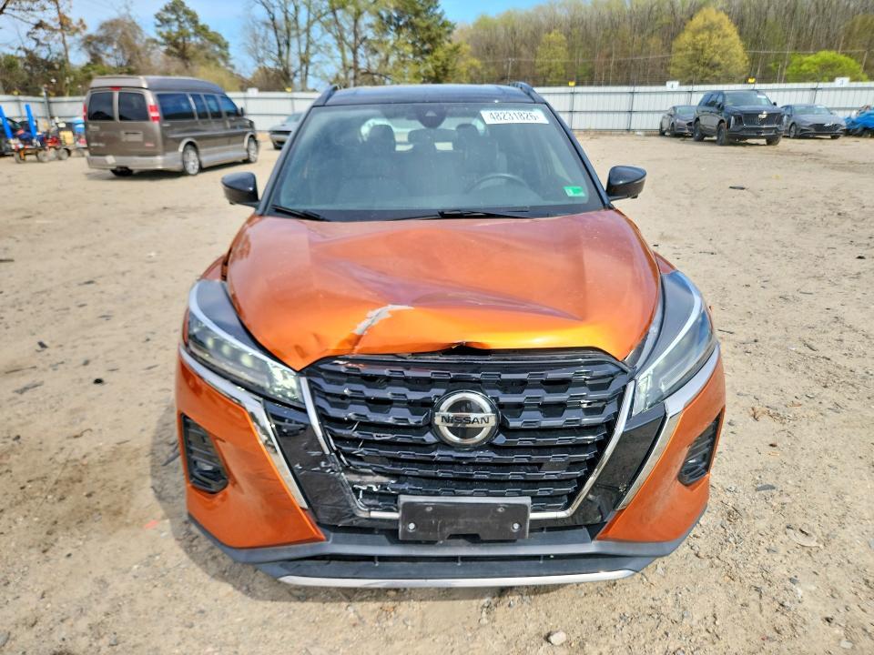 2021 Nissan Kicks sr
