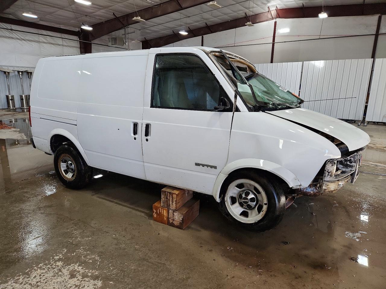 1999 GMC Safari XT