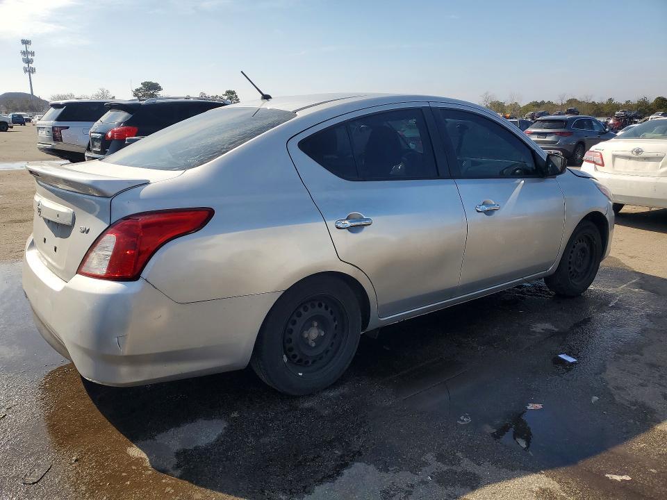 2019 Nissan Versa sv