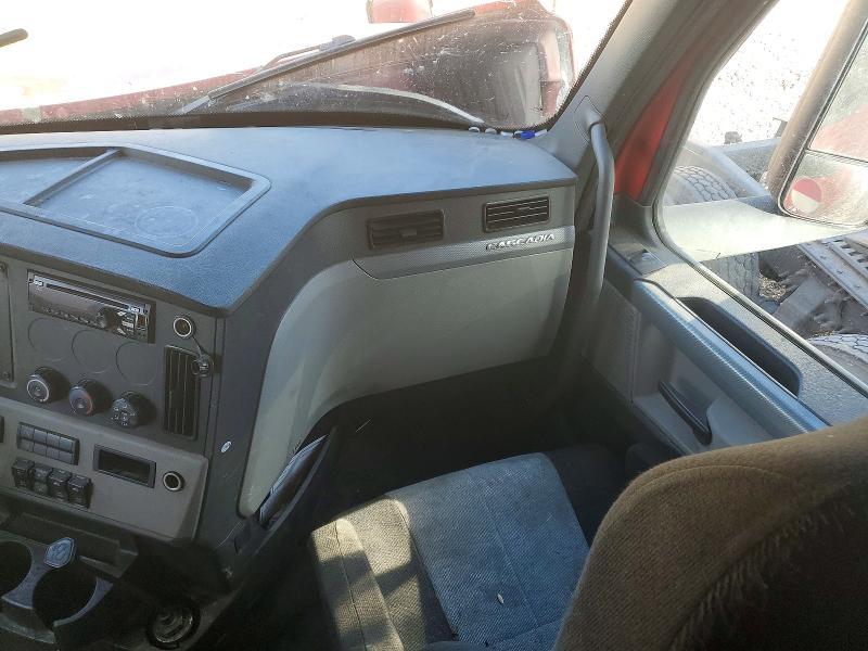 2020 Freightliner Cascadia 126 Semi Truck