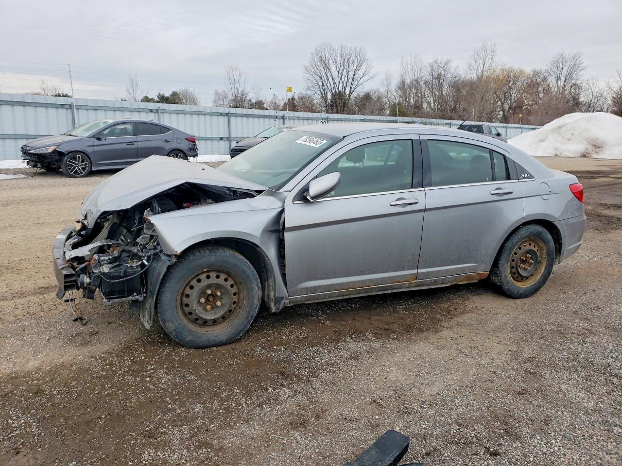 2013 Chrysler 200 lx