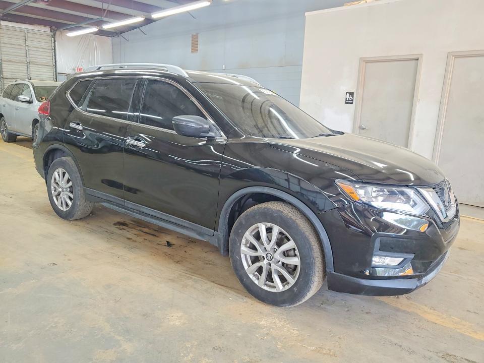 2018 Nissan Rogue sv