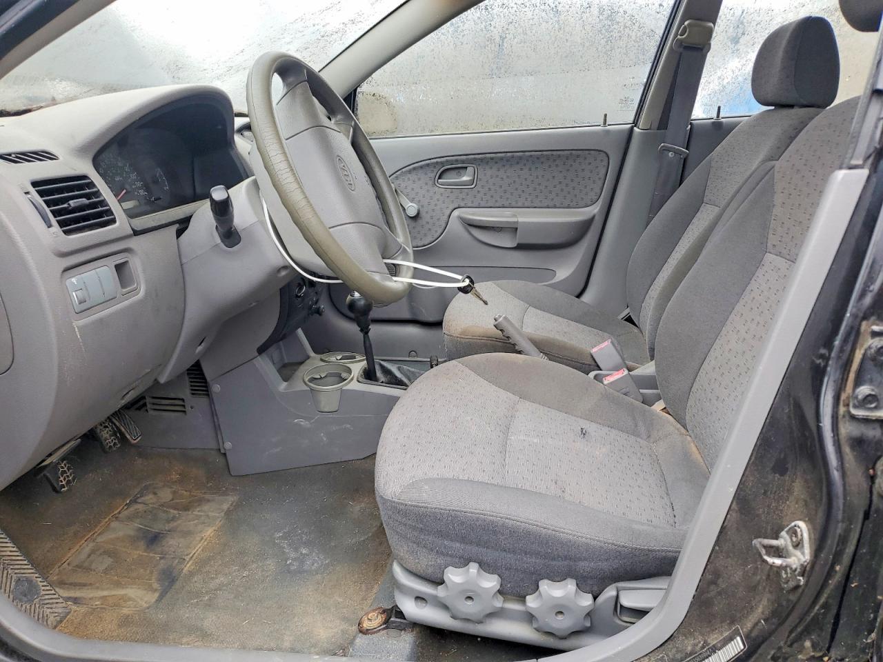 2005 KIA Rio Base