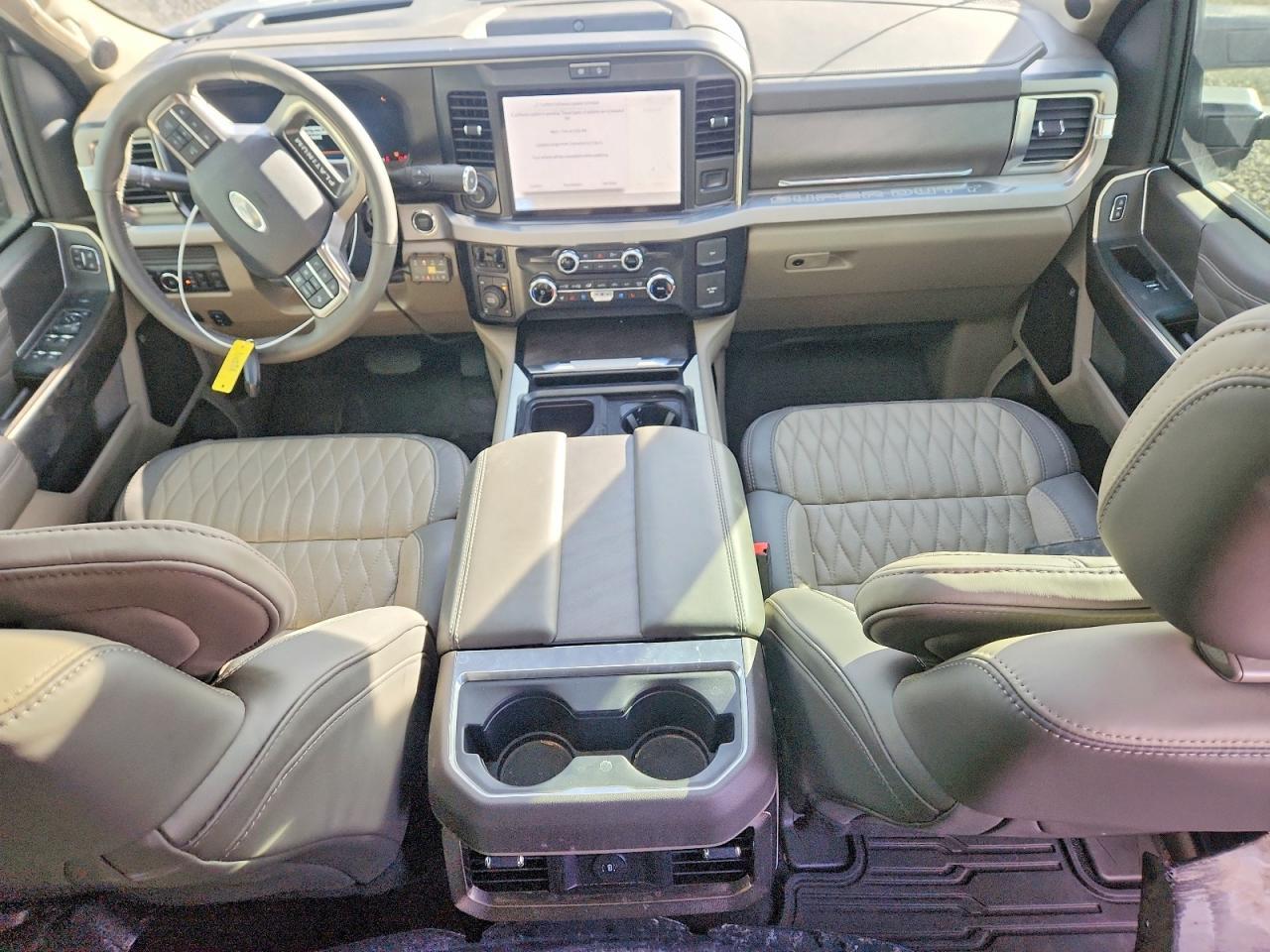 2025 Ford Truck F350 Crew C PU 4X4 C