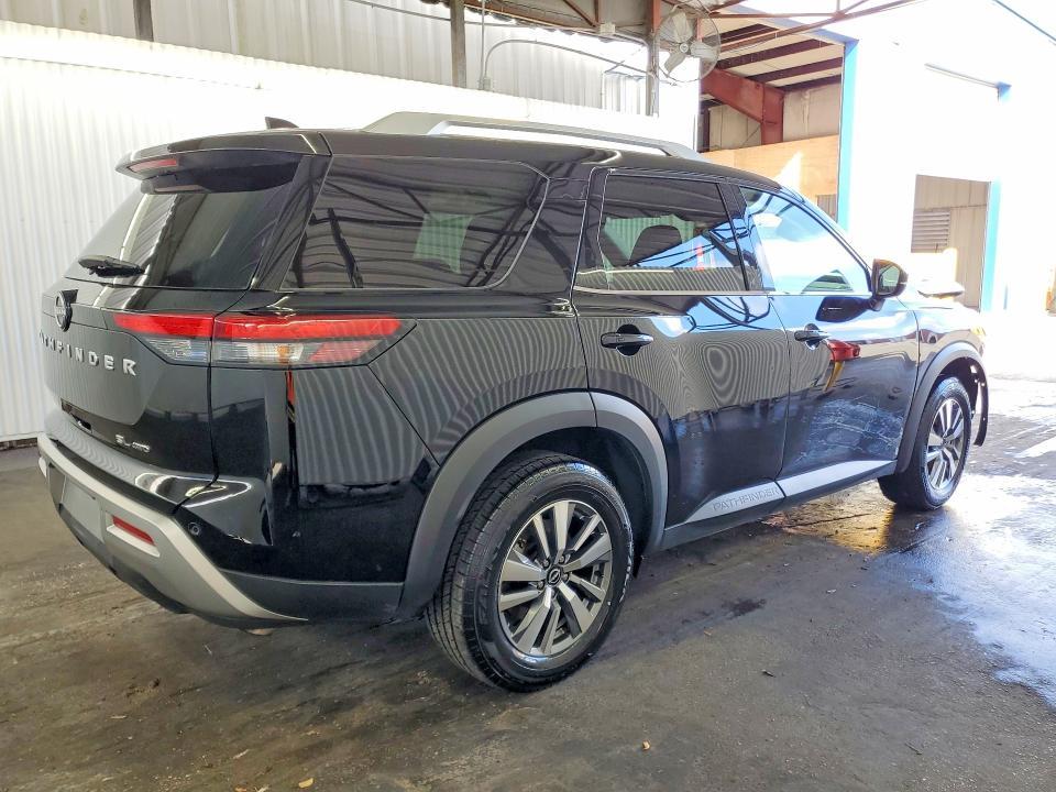 2025 Nissan Pathfinder sl