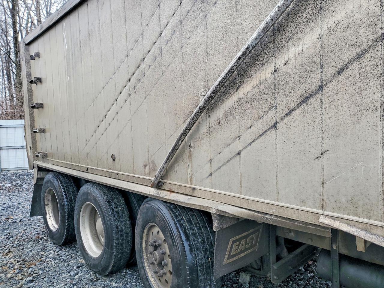2009 Peterbilt 367 Dump Truck