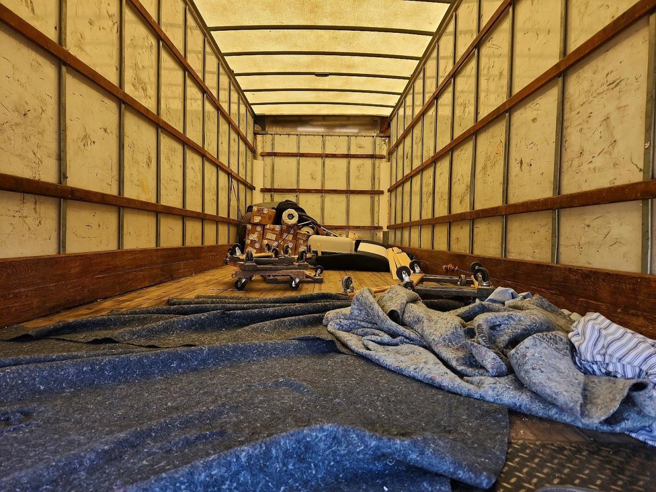 2011 International 4300 BOX Truck
