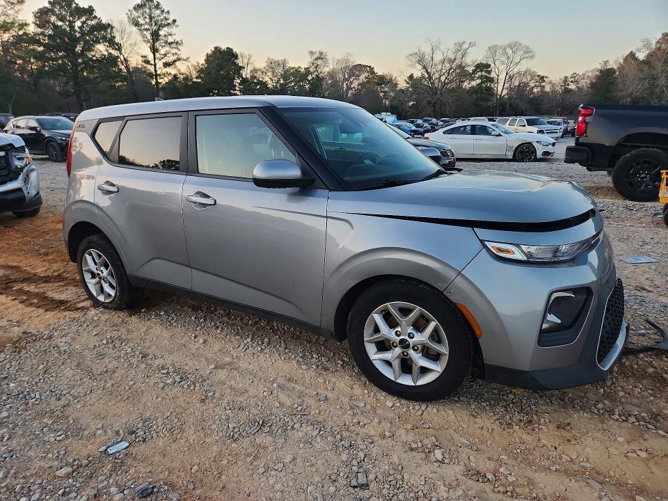 2022 KIA Soul lx
