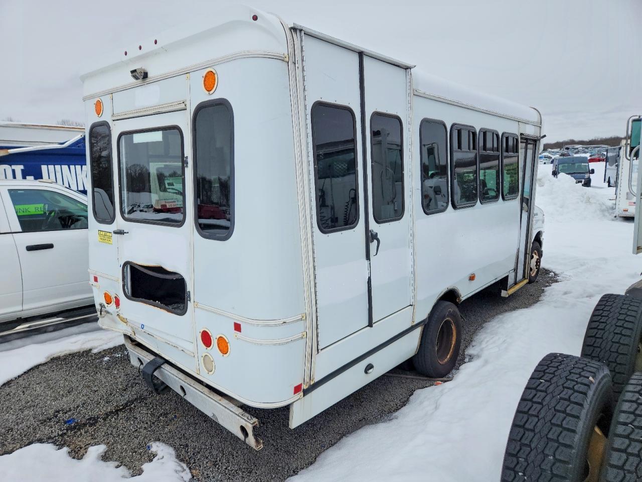 2016 Ford E450 Shuttle Bus