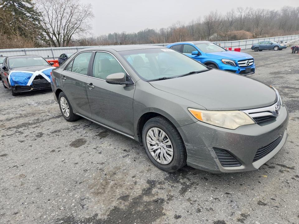 2013 Toyota Camry le