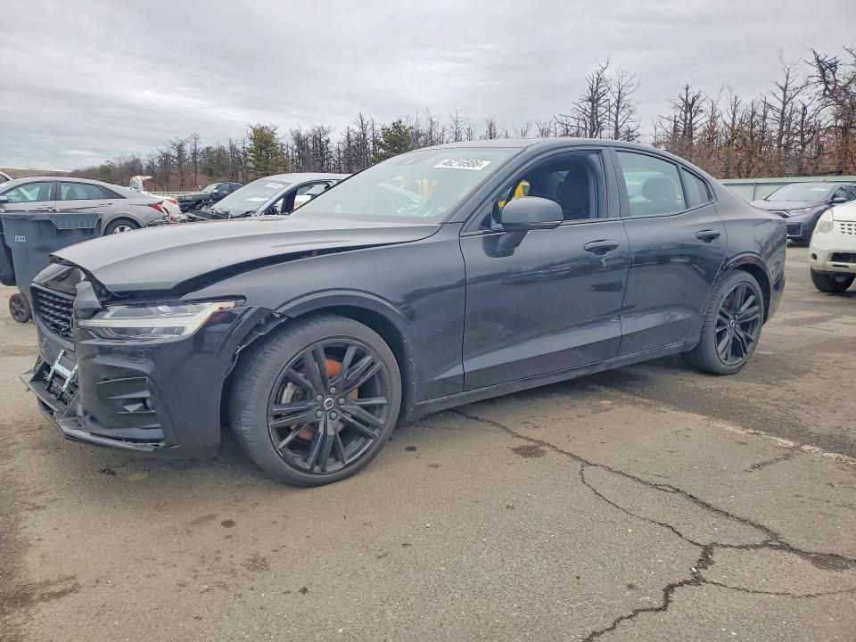 2022 Volvo S60 B5 Momentum