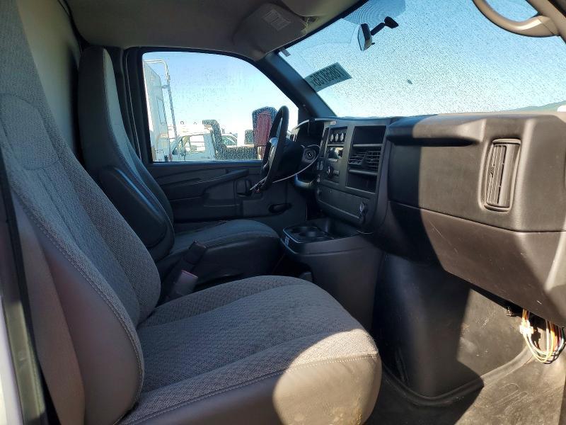 2014 GMC Savana box Truck