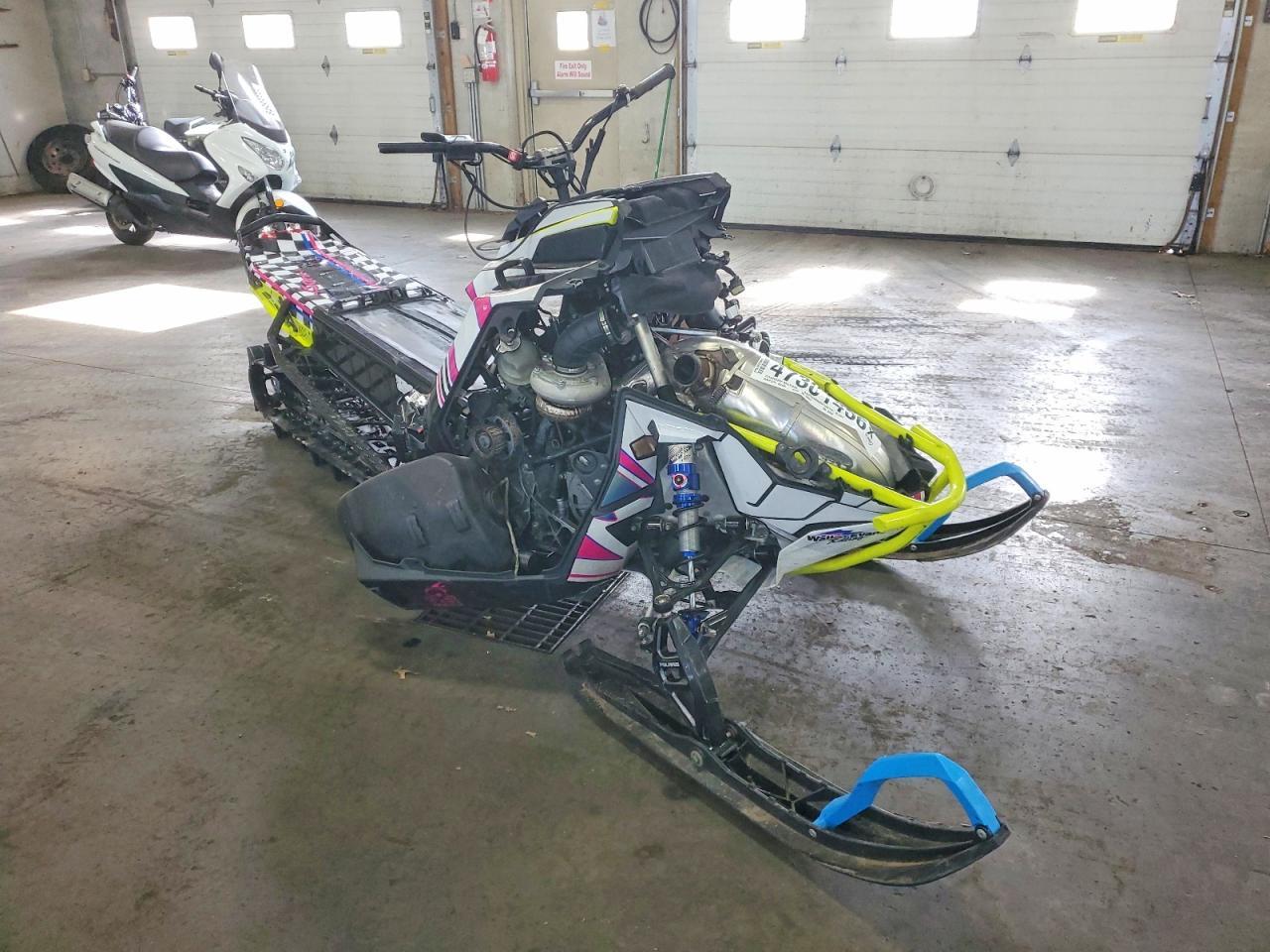 2022 Polaris Matryx RMK PKG