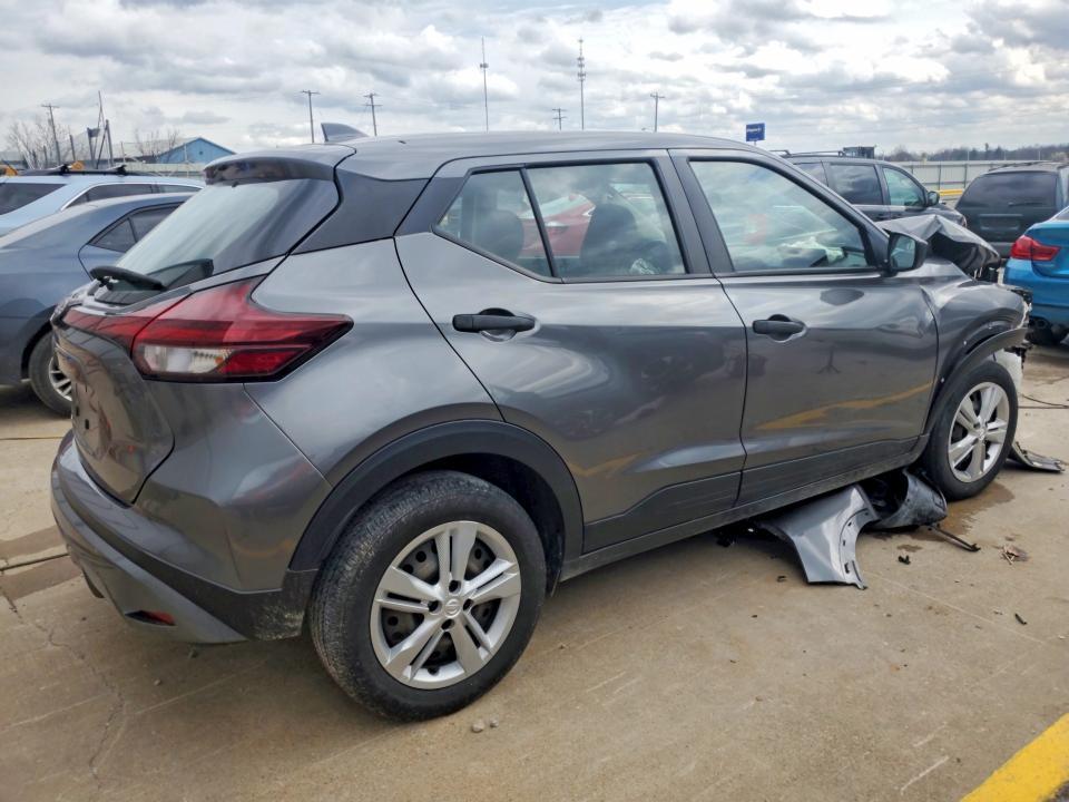 2024 Nissan Kicks s