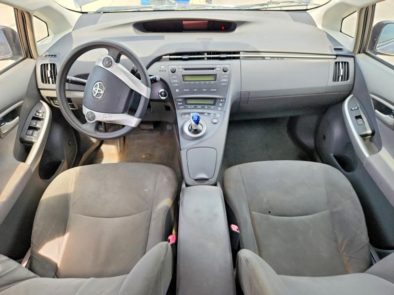 2010 Toyota Prius iii