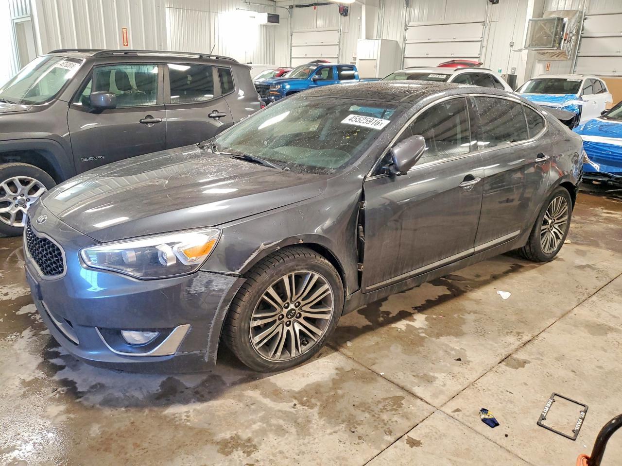 2016 KIA Cadenza Premium