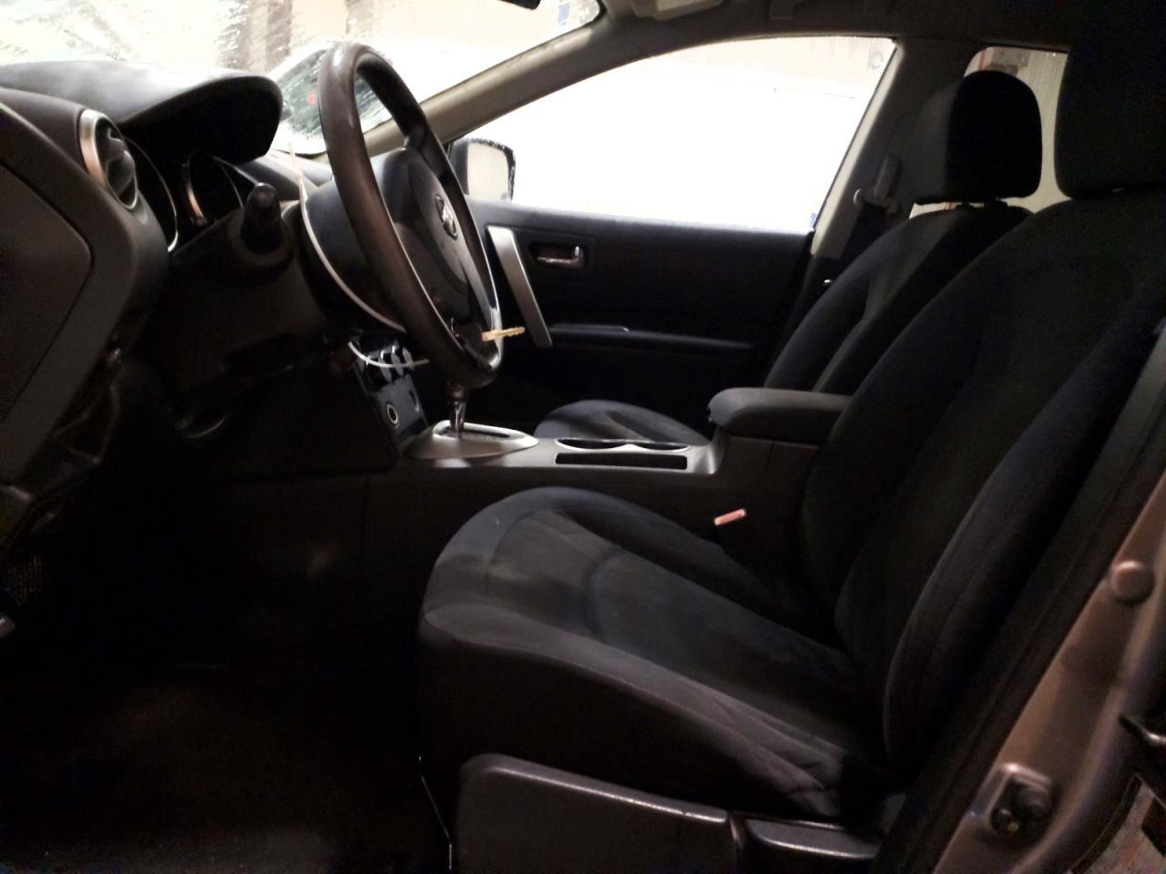 2010 Nissan Rogue s