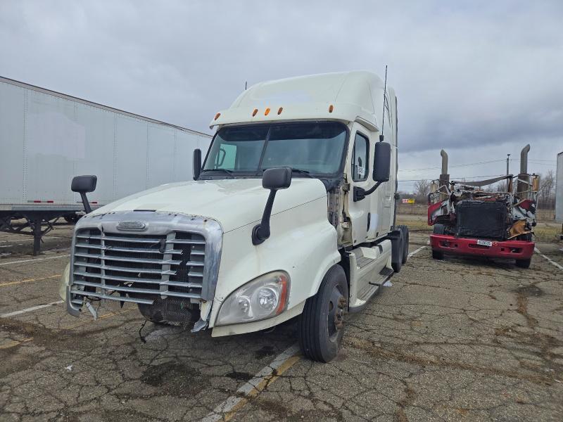 2011 Freightliner Cascadia Semi Truck