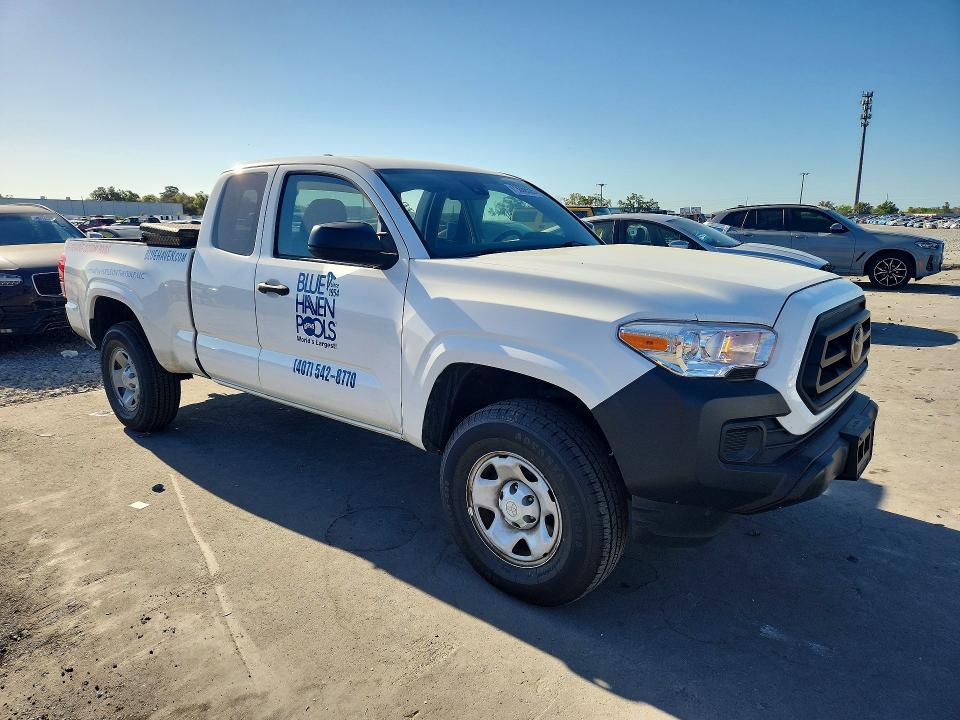 2022 Toyota Tacoma sr