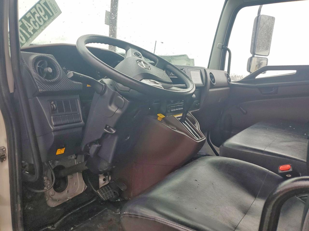 2023 Hino L6 BOX Truck