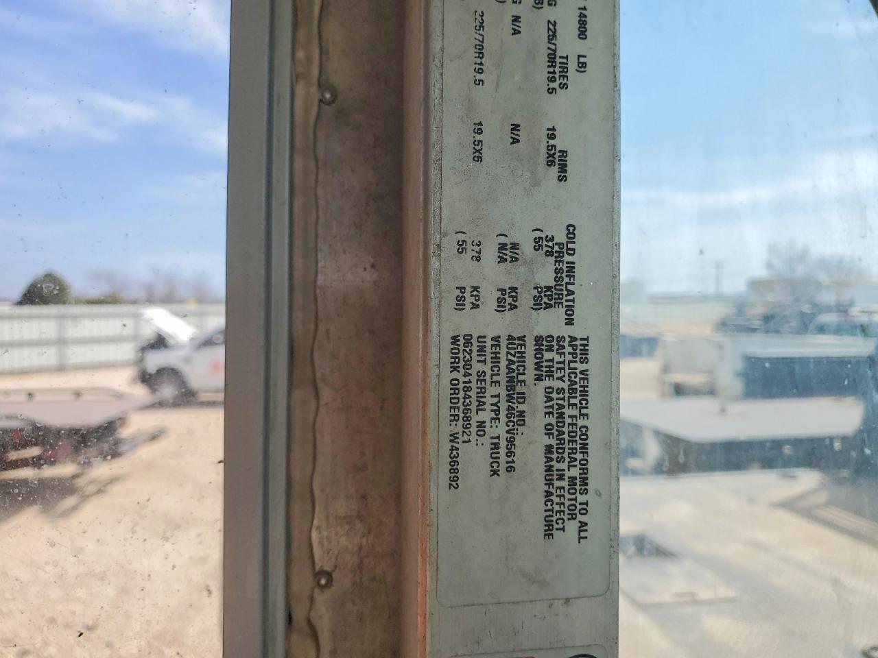 2006 Freightliner MT45G Delivery Van