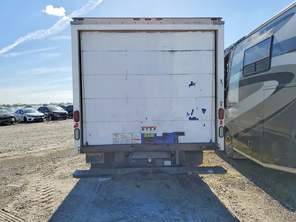 2015 Ford Econoline E350 Super Duty Cutaway Van