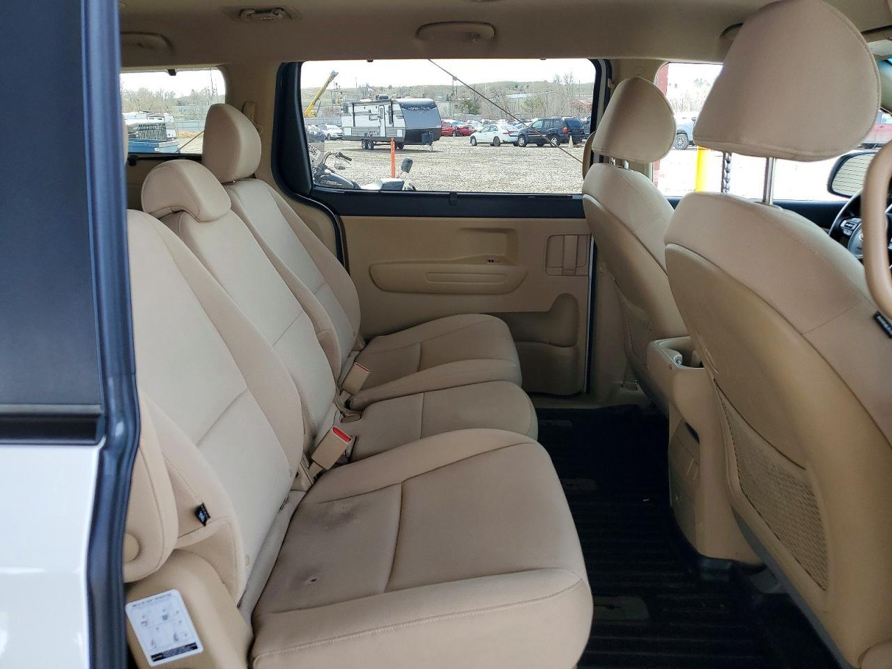 2015 KIA Sedona lx