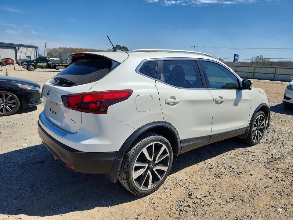 2017 Nissan Rogue Sport sl