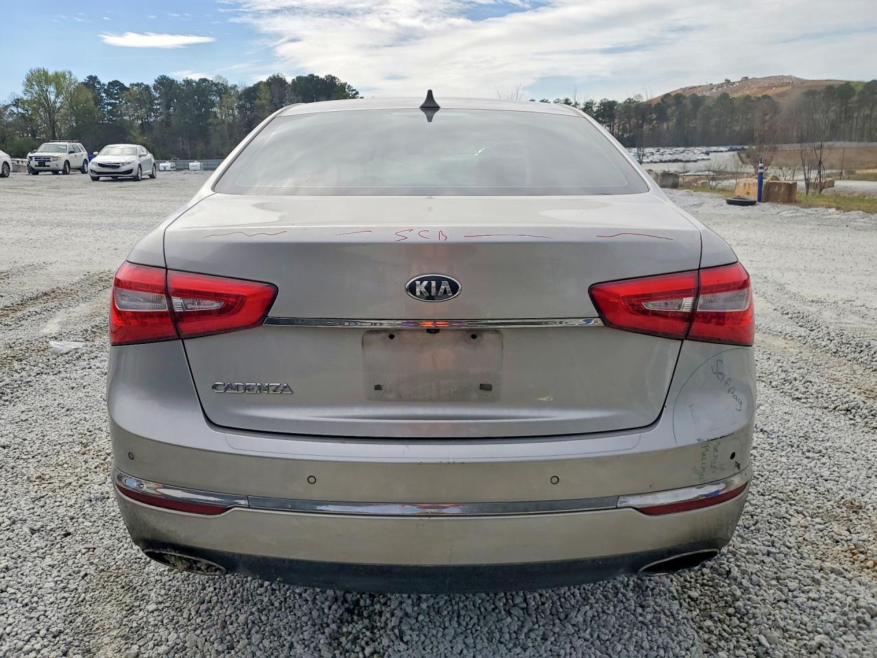 2014 KIA Cadenza Premium