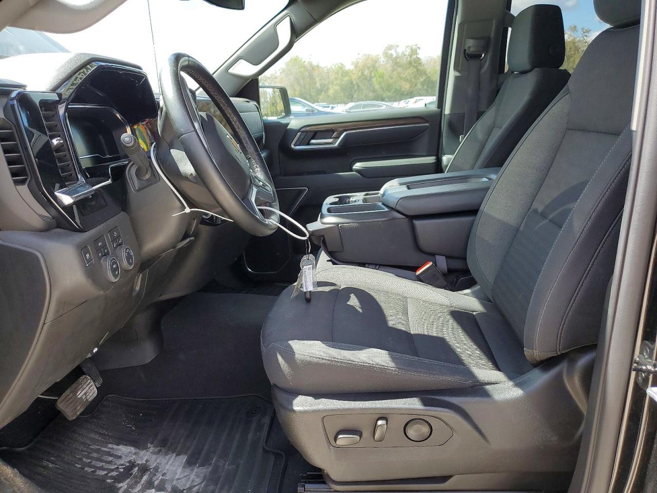 2025 Chevrolet Silverado K1500 LT