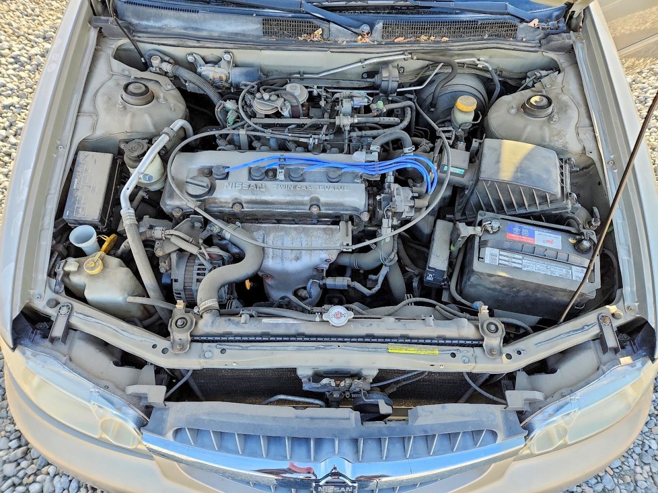 2000 Nissan Altima xe