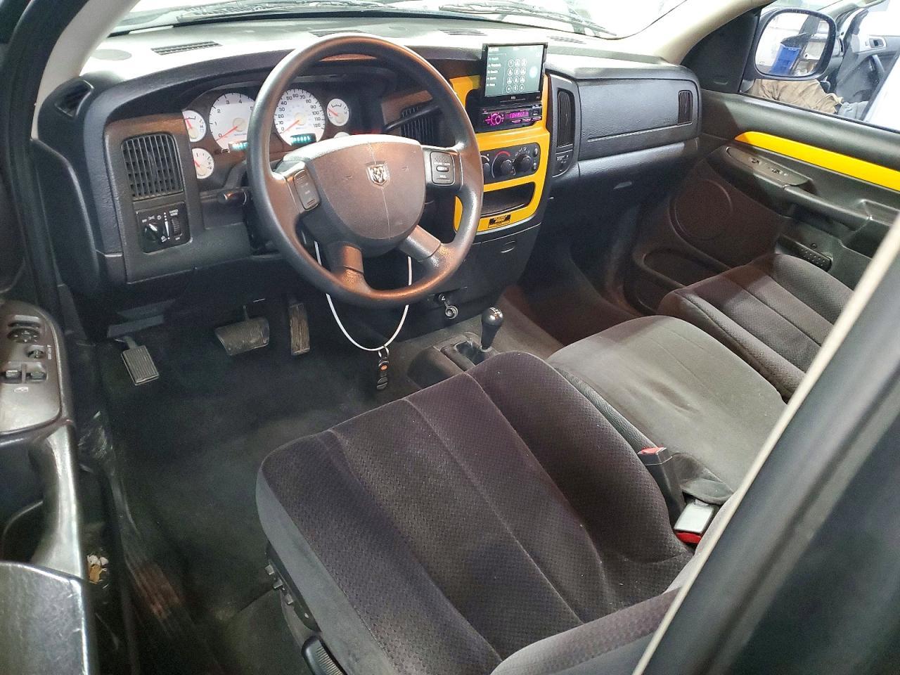 2005 Dodge RAM 1500 ST