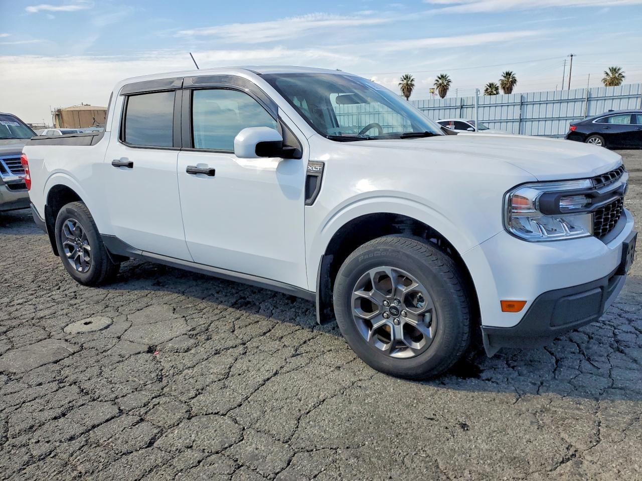 2022 Ford Maverick XL