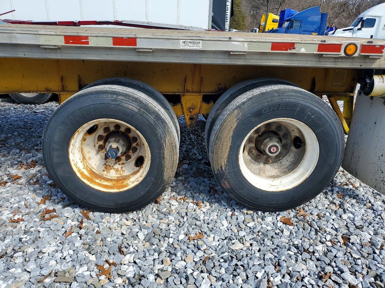 2009 Manac CFB-48 Flatbed Trailer