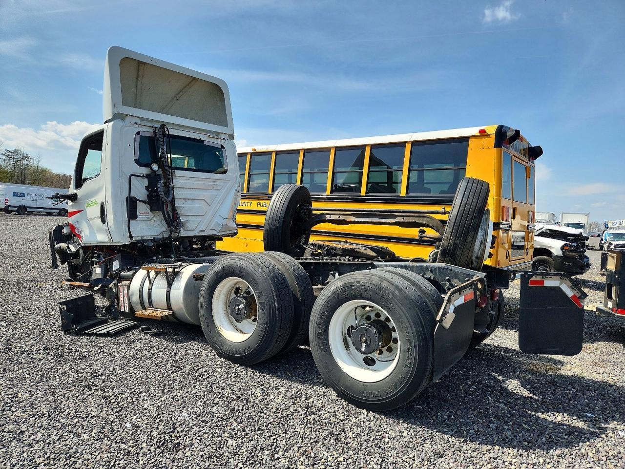 2022 International LT625