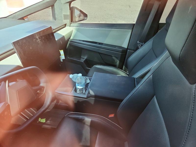 2025 Tesla Cybertruck