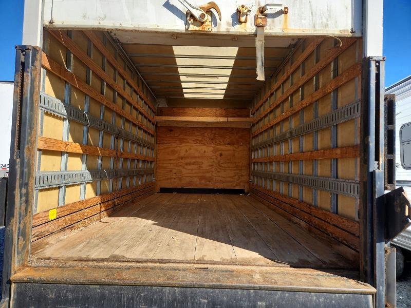 2017 Isuzu NPR HD BOX Truck
