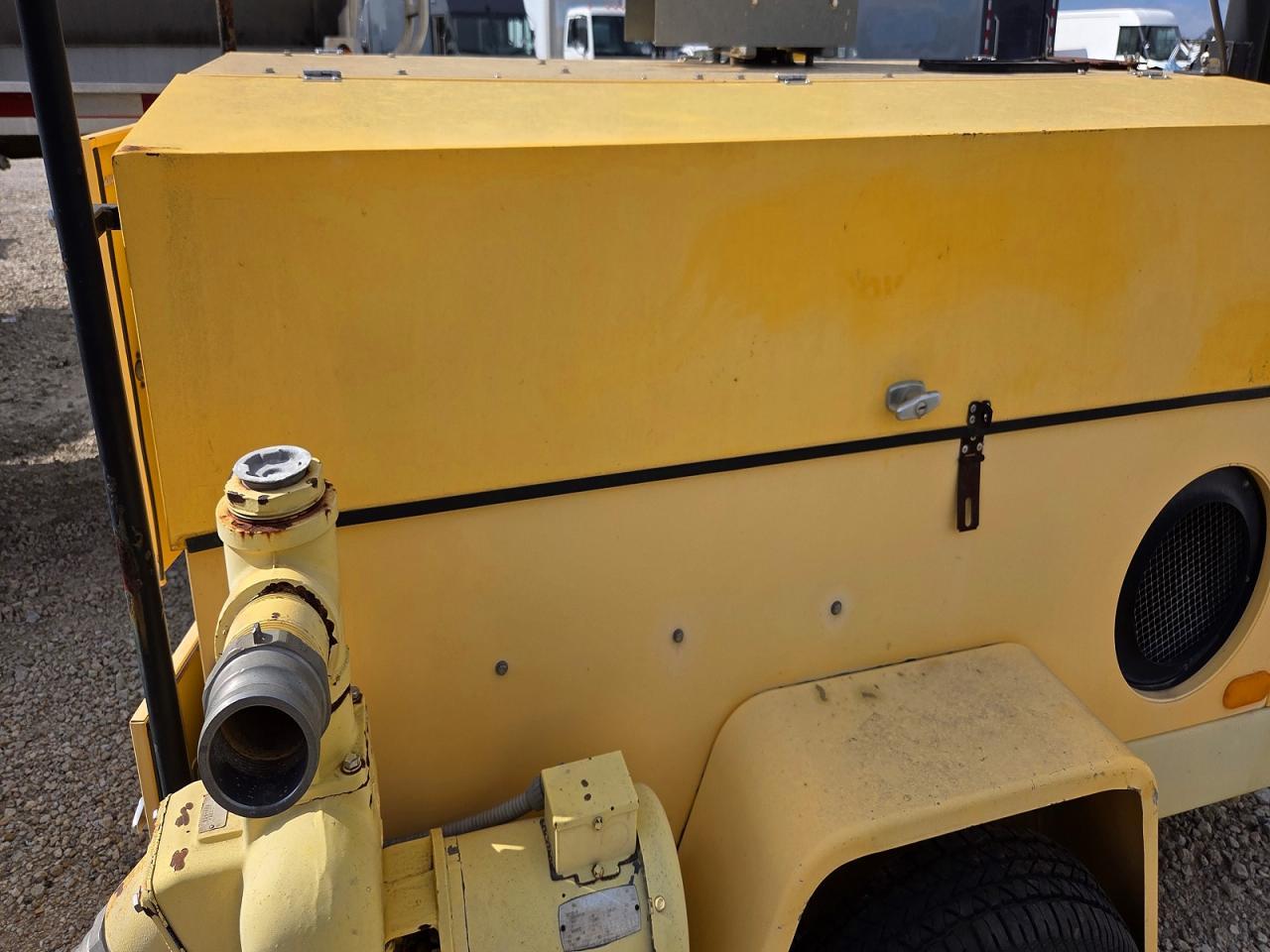 1998 F123 1998 Team Fenex F-123 KP Manhole Support Trailer
