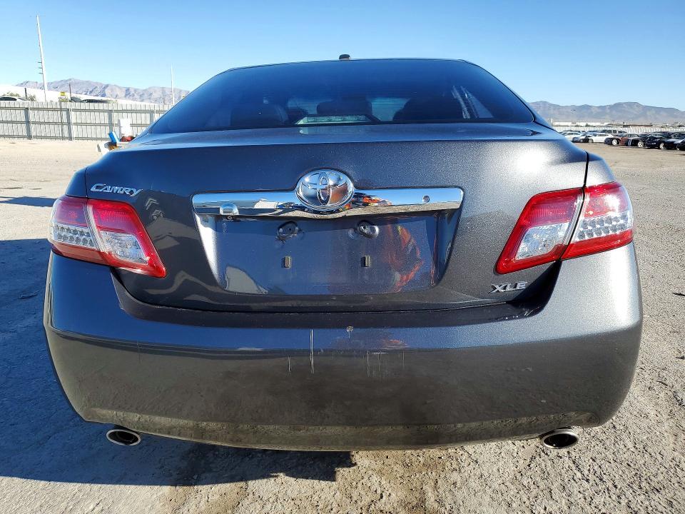 2011 Toyota Camry xle V6