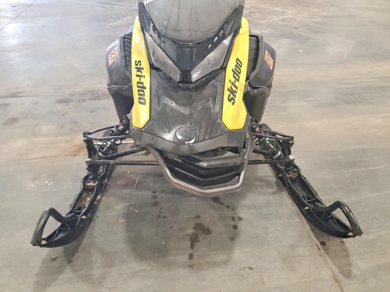 2022 Skidoo Snowmobile