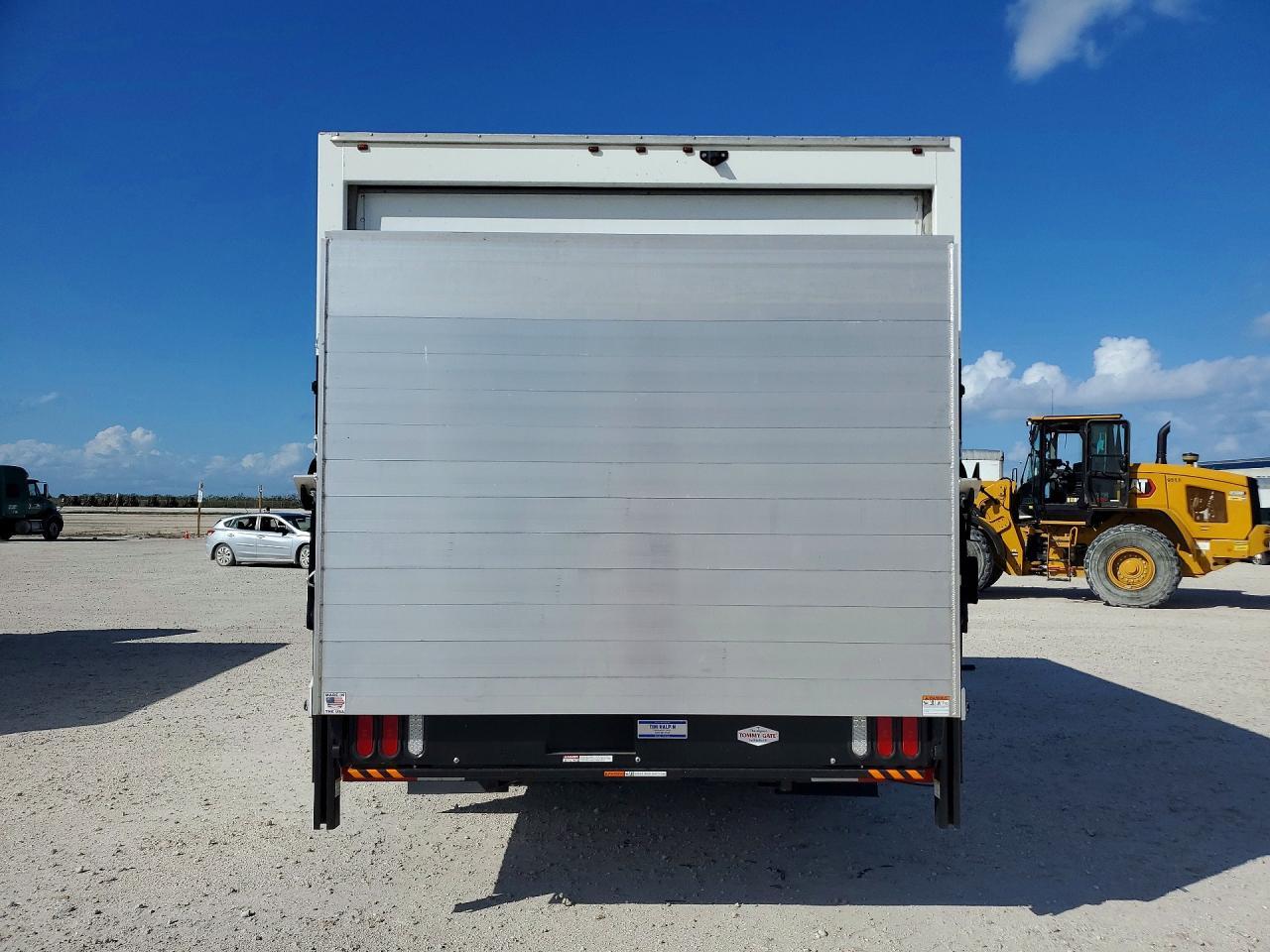 2020 GMC Savana BOX Truck