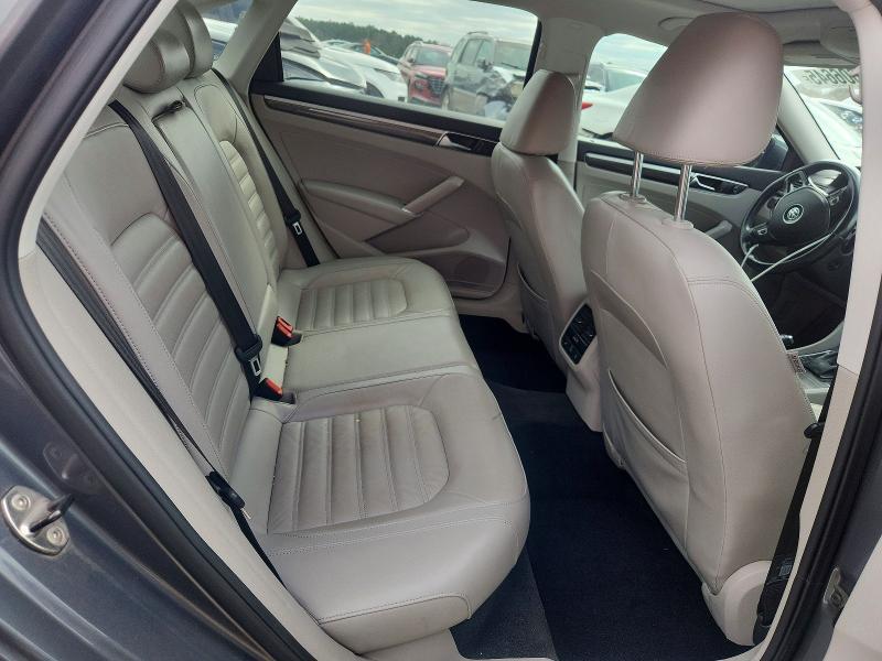 2017 Volkswagen Passat sel Premium