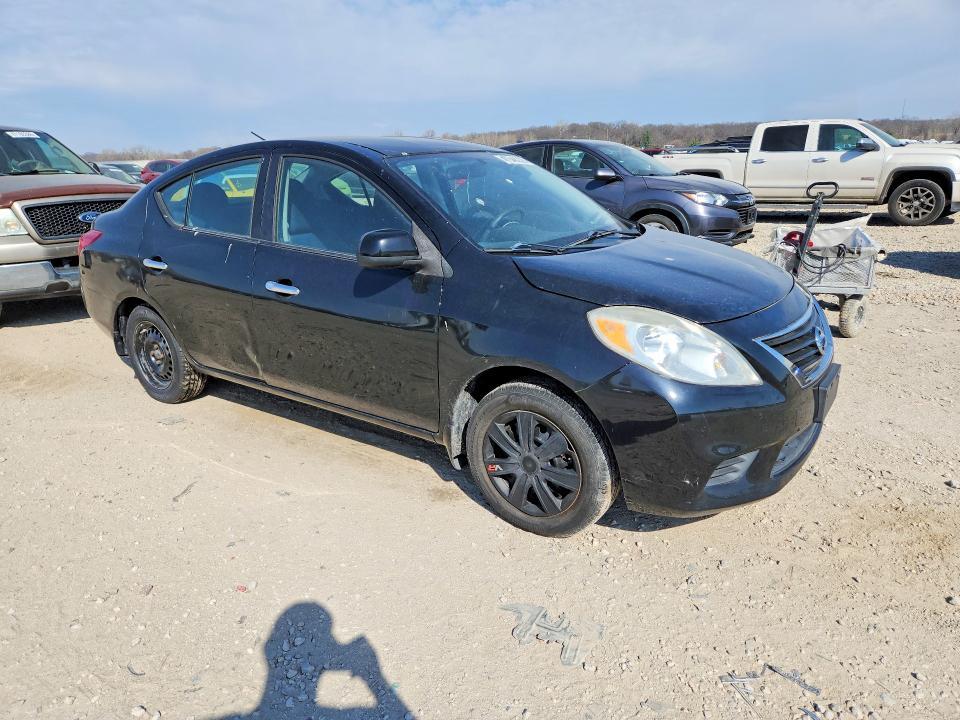 2012 Niss Versa 1.6 s