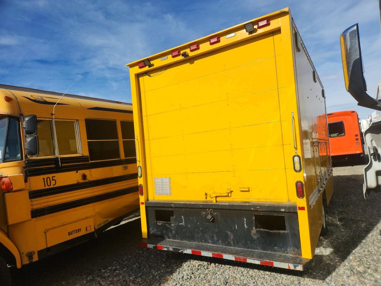2008 GMC Savana BOX Truck
