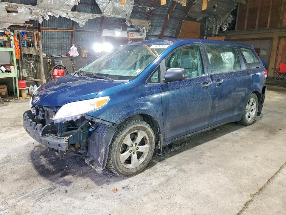 2012 Toyota Sienna Base 7-passenger