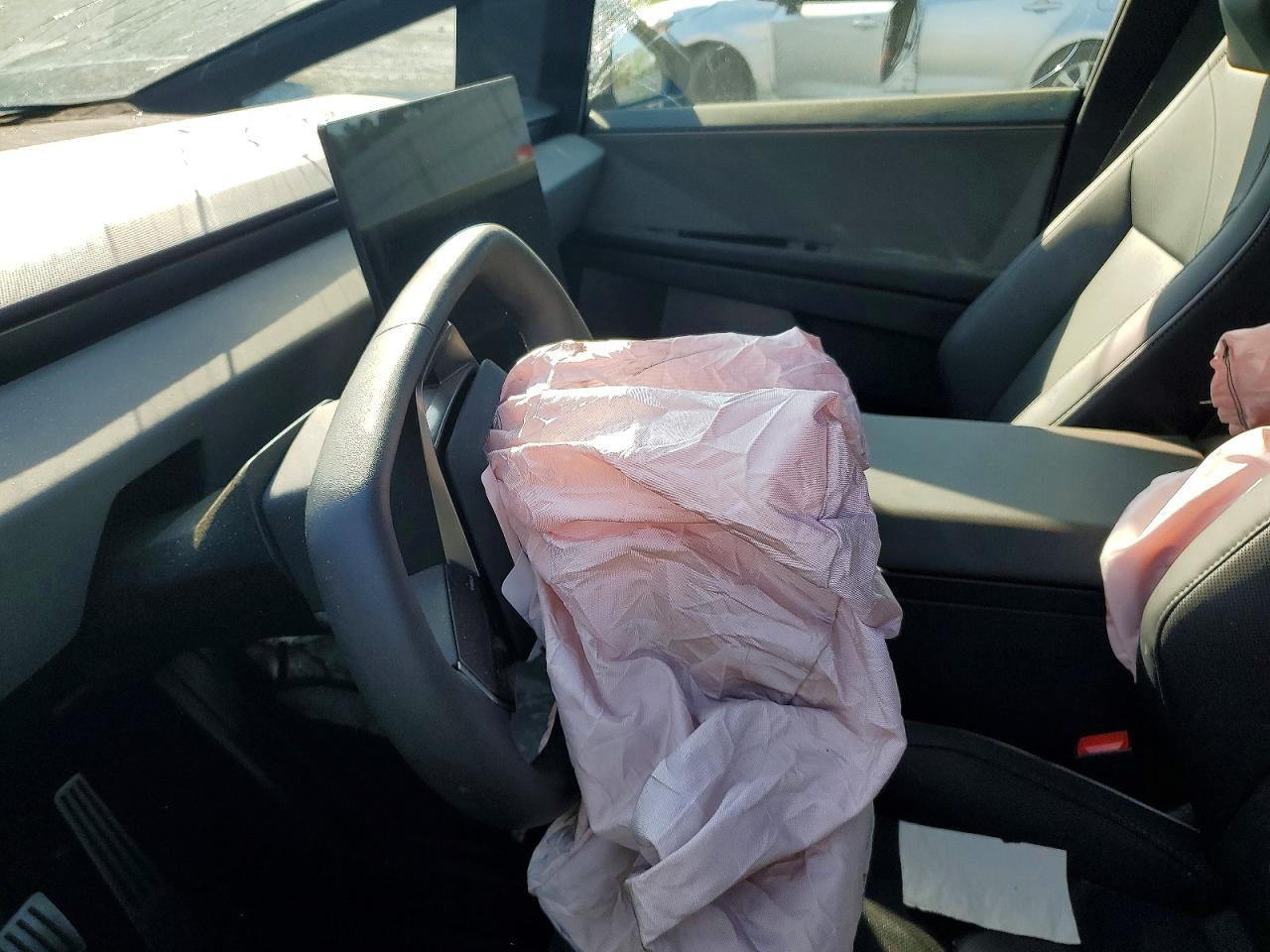 2024 Tesla Cybertruck