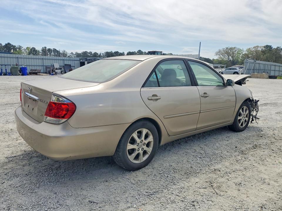 2005 Toyota Camry xle V6