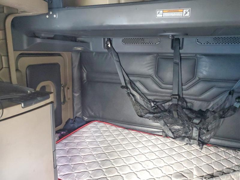 2018 Freightliner Cascadia 125 Semi Truck