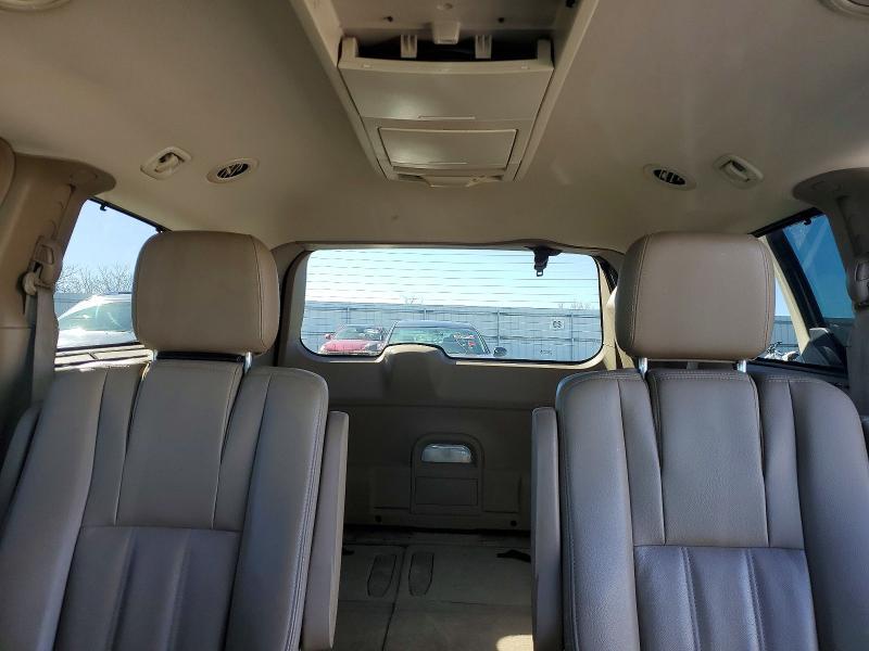 2016 Chrysler Town & Country Touring