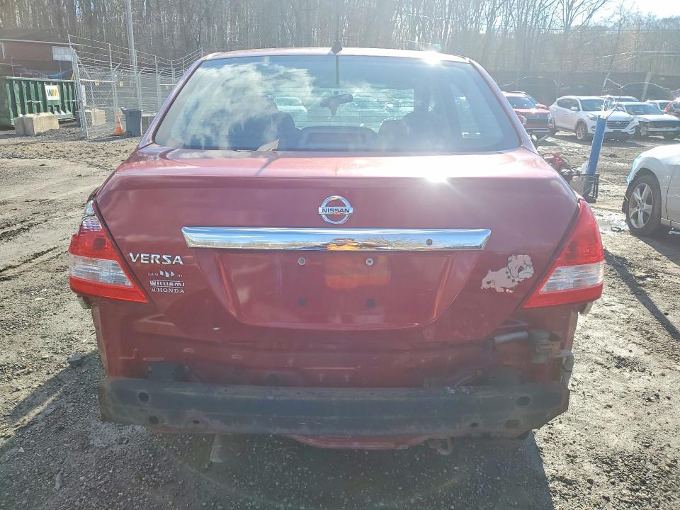 2011 Nissan Versa 1.8 s